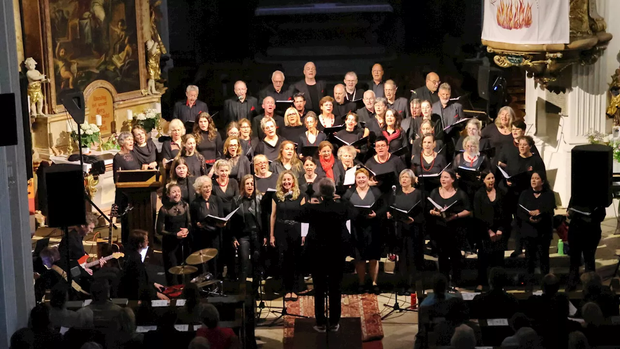 Nach „Heast as net“ jubelte die Menge in der Retzer Kirche