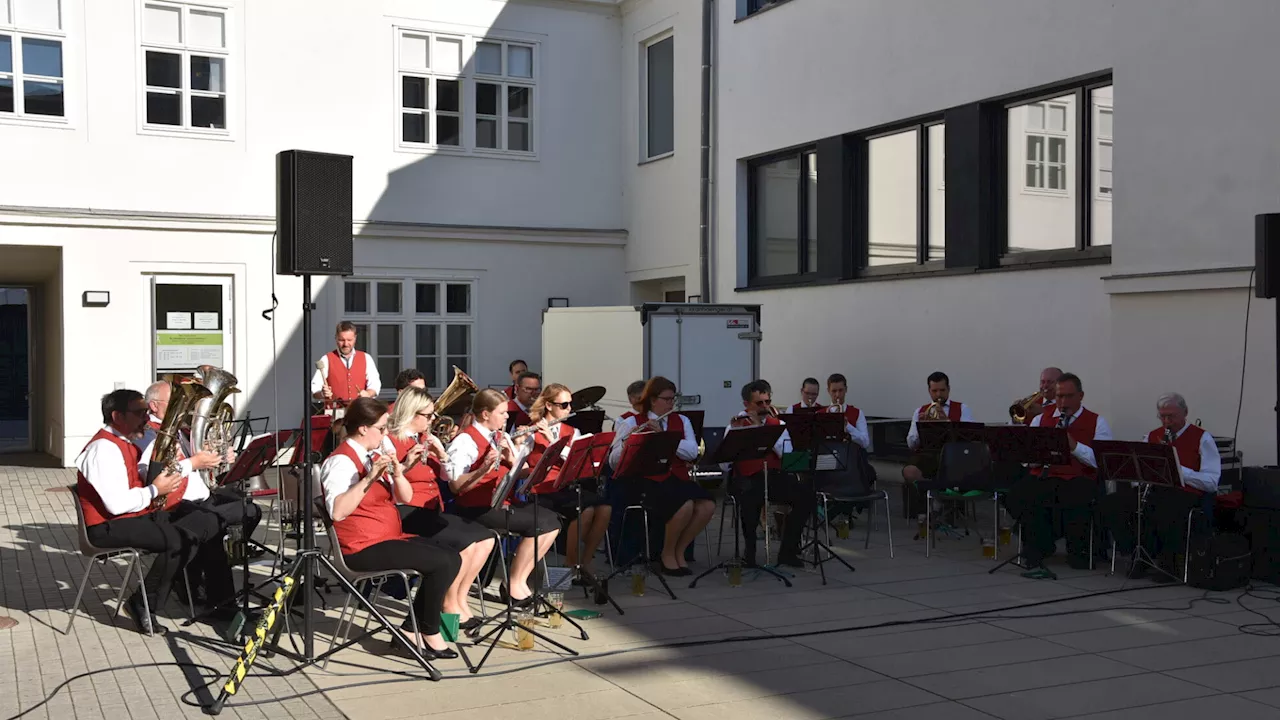 Zünftiges beim Tag der Brucker Blasmusik im Jubiäumsjahr