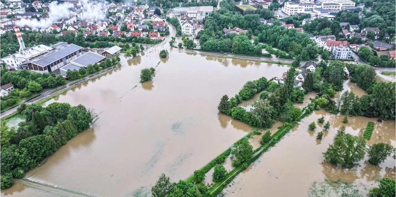 Feuerwehrmann stirbt in den Fluten