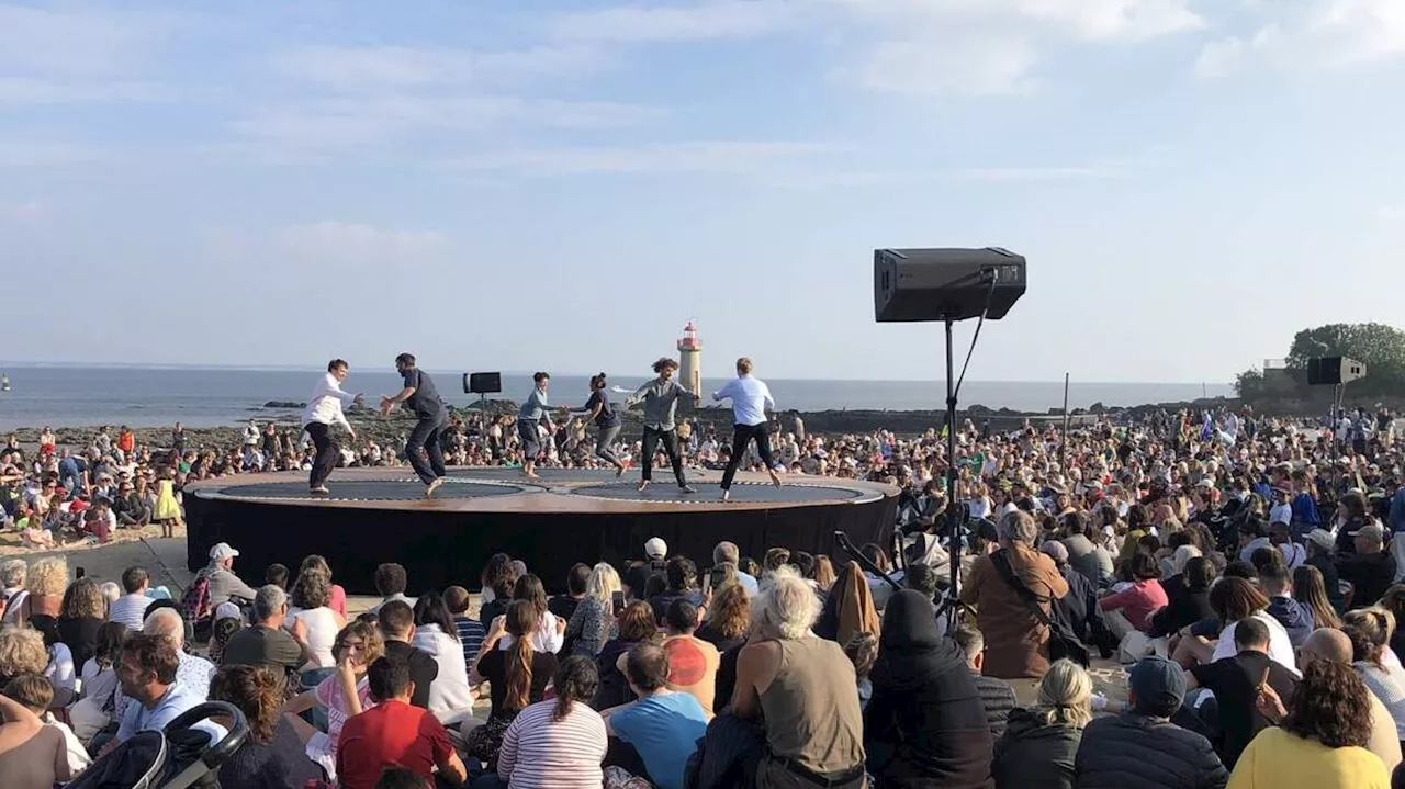 Marée humaine pour la « Grande Marée » à Saint-Nazaire : théâtre, cirque, Daft Punk en fanfare…