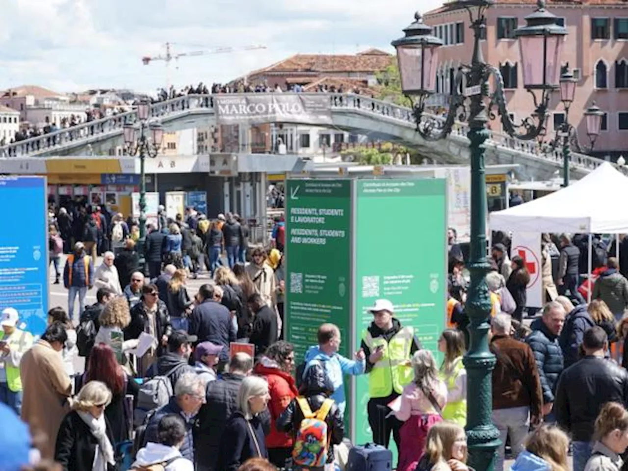 Venecia cumple su primer mes con el 'peaje' que ya han pagado mas de 250.000 turistas