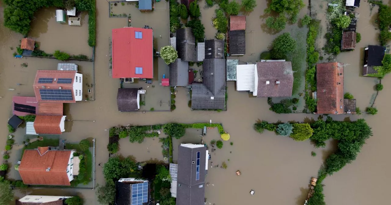 Hochwasser in Bayern: Dammbruch bei Manching droht