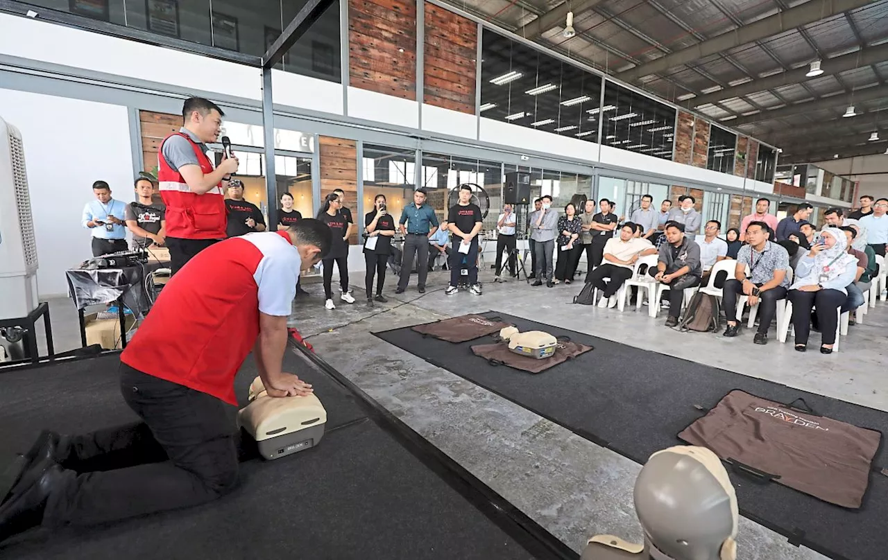 ‘Defibrillators and CPR skills go hand in hand’