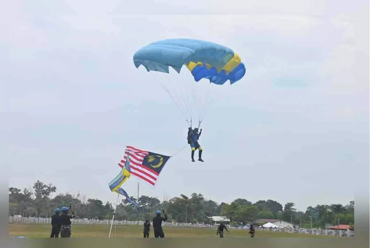 Nearly 20,000 visit Air Force open day at Kuantan air base