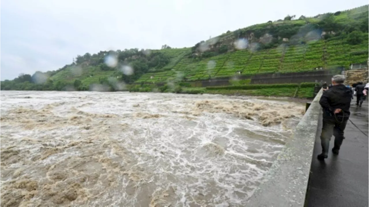 Hochwasser: Feuerwehrmann stirbt bei Rettungseinsatz in Bayern