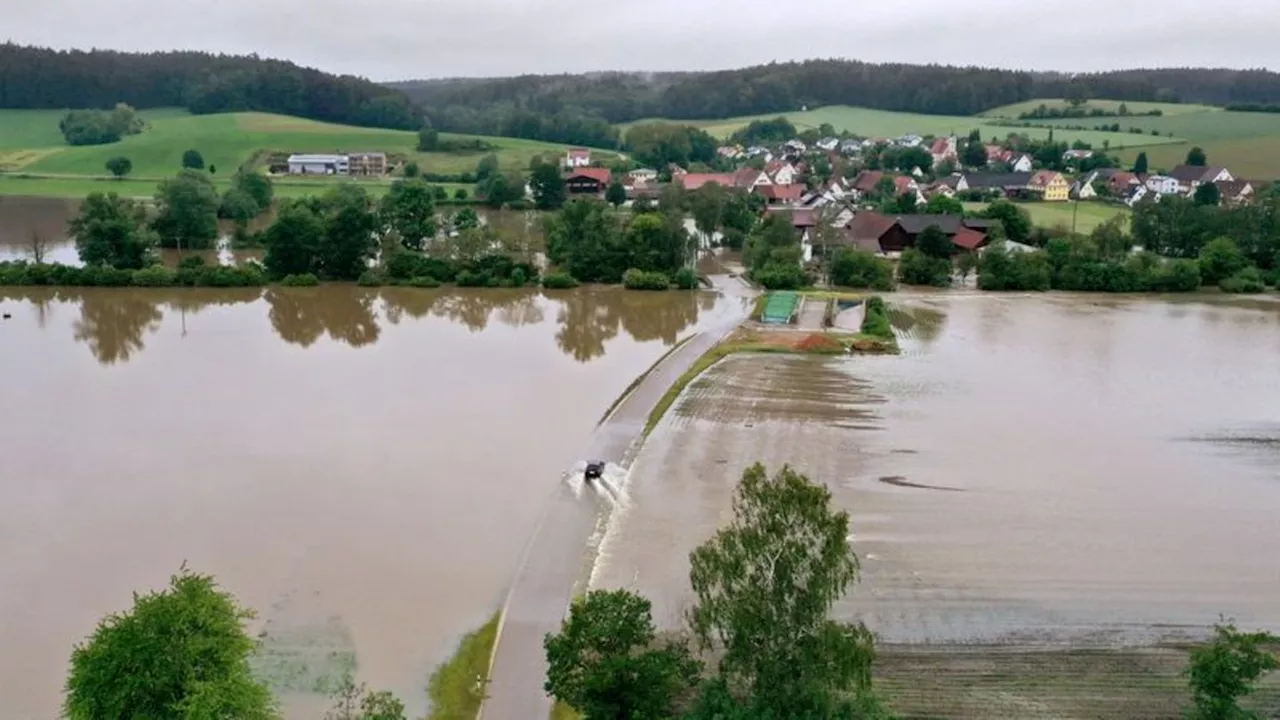 Hochwasser: Habeck und Söder unterwegs im Flutgebiet