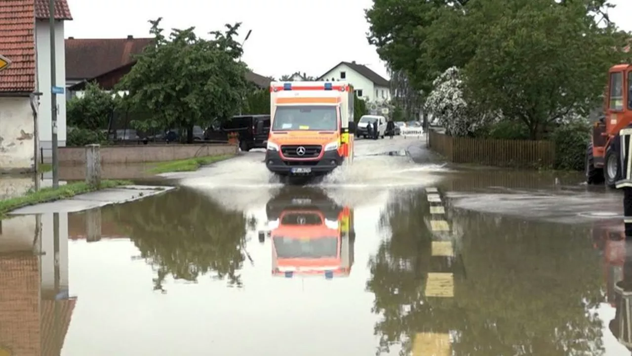 Regensburg: Glauber: Hochwasser-Vorbereitungen entlang der Donau laufen