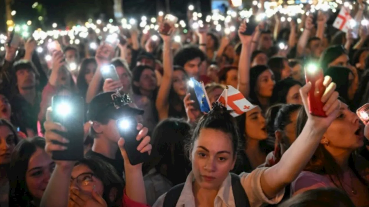 Tausende Menschen in Georgien bei Solidaritätskonzert für festgenommene Protestteilnehmer