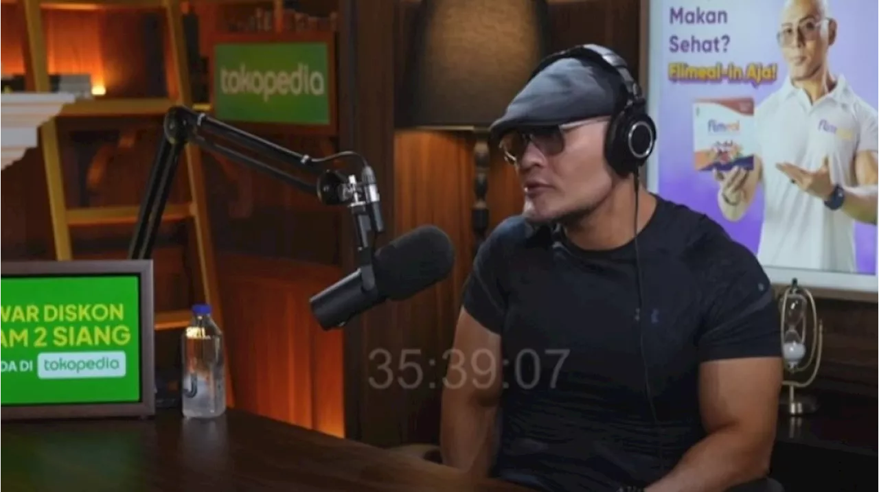 Bisa-bisanya Ada Netizen Todong HP Baru ke Deddy Corbuzier, Pakai Pilih Warna Lagi