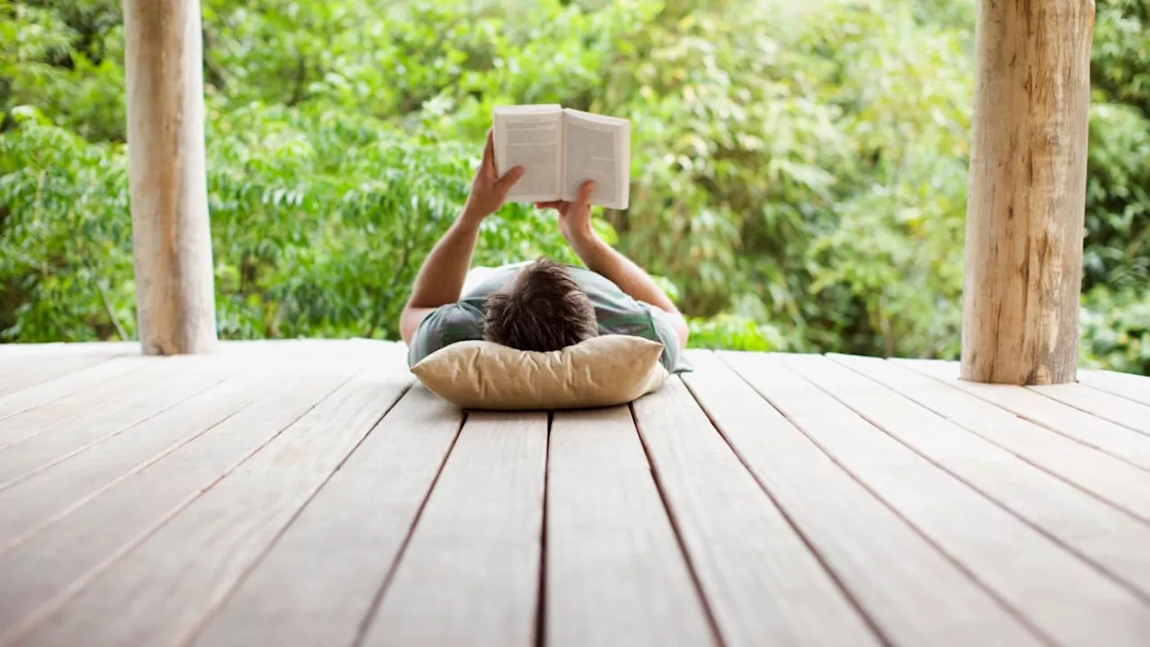 The way men read books really explains a lot