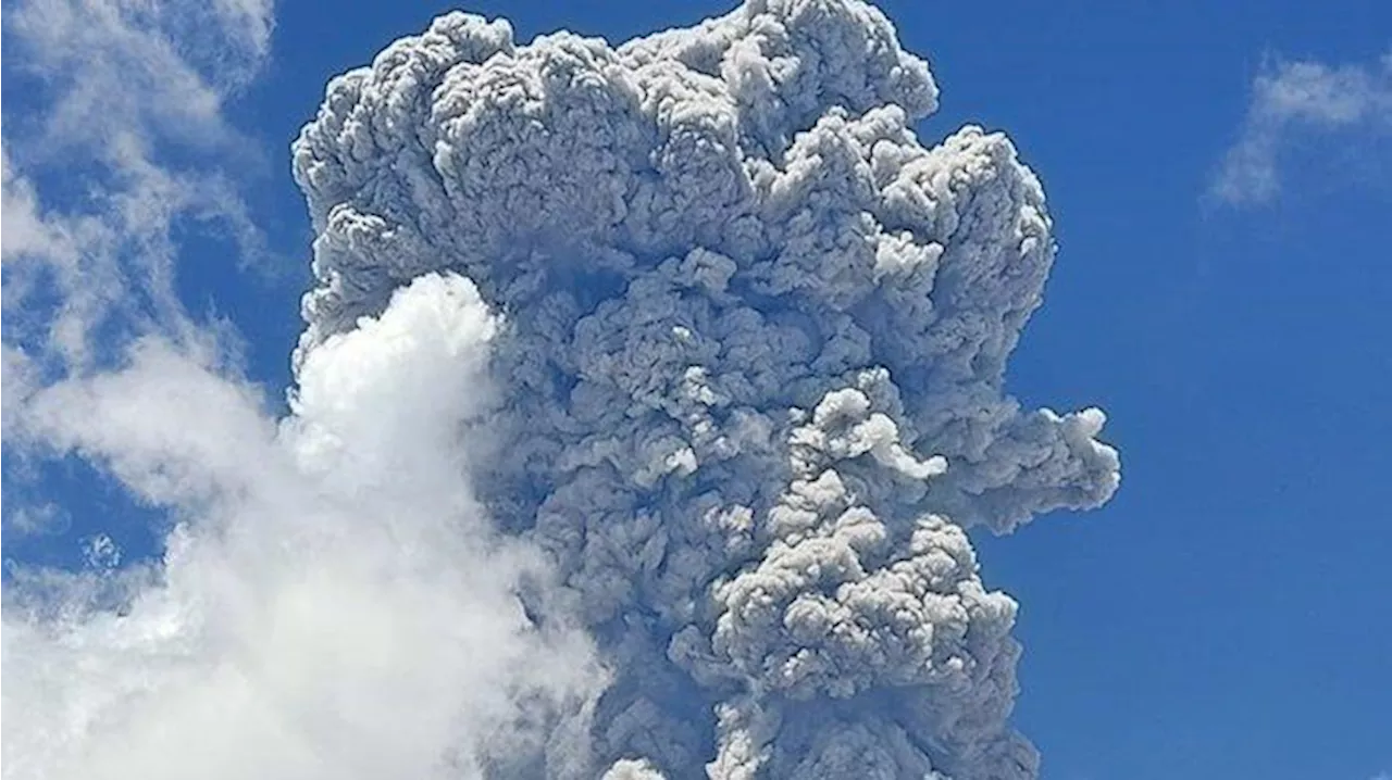 Gunung Ibu di Halmahera Maluku Utara Kembali Erupsi, Tinggi Kolom Abu Capai 7.000 Meter