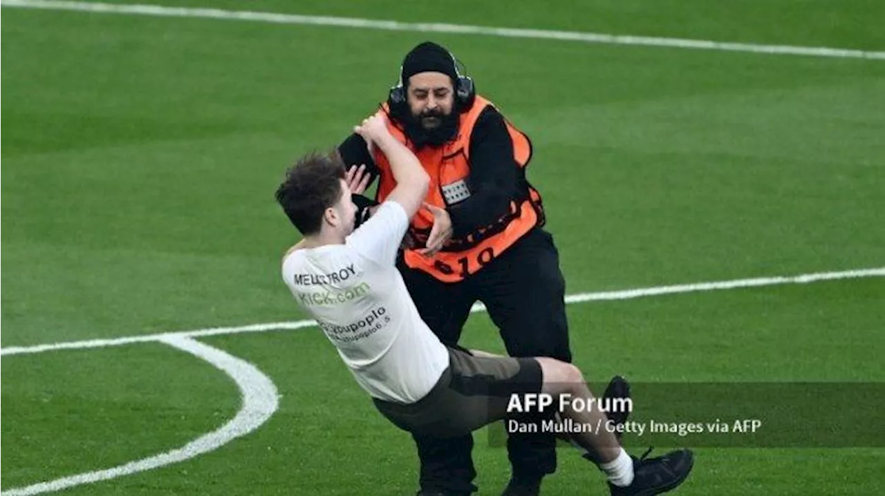 Streamer Rusia Sukses Kacaukan Final Liga Champions, Tiga Penyusup Masuk Lapangan Berburu Rp6 Miliar