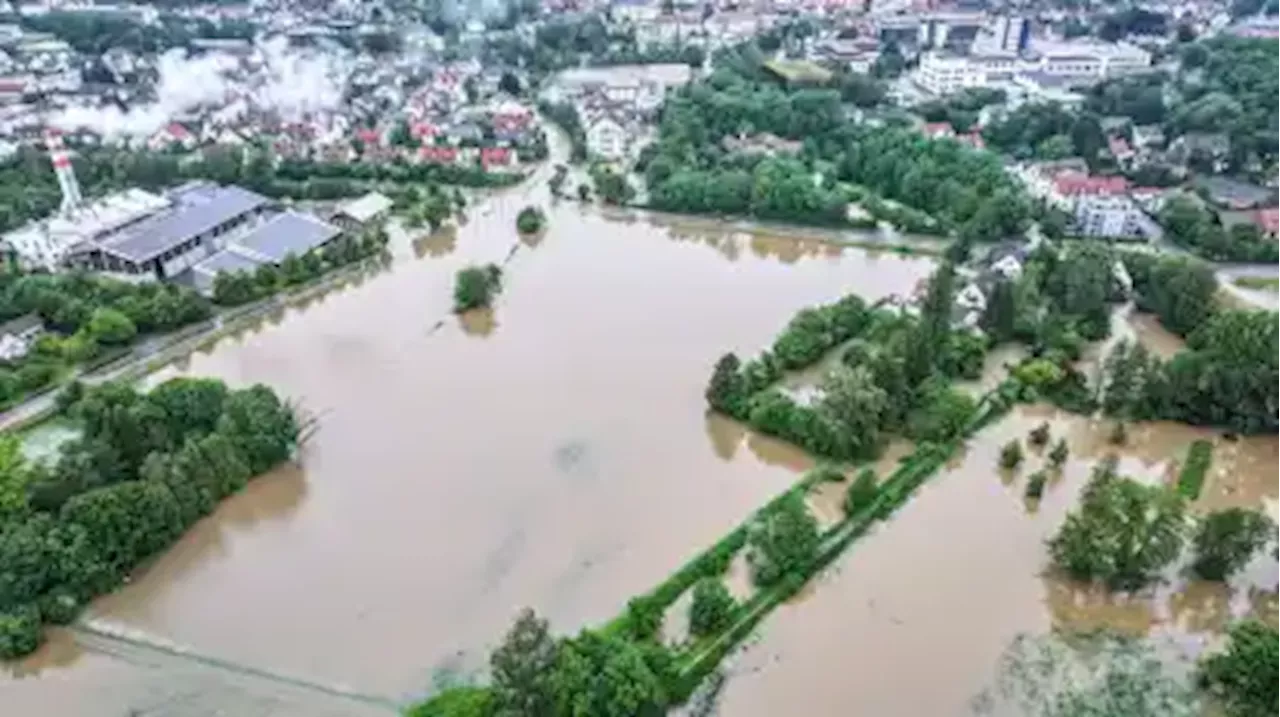 Feuerwehrmann stirbt in den Fluten