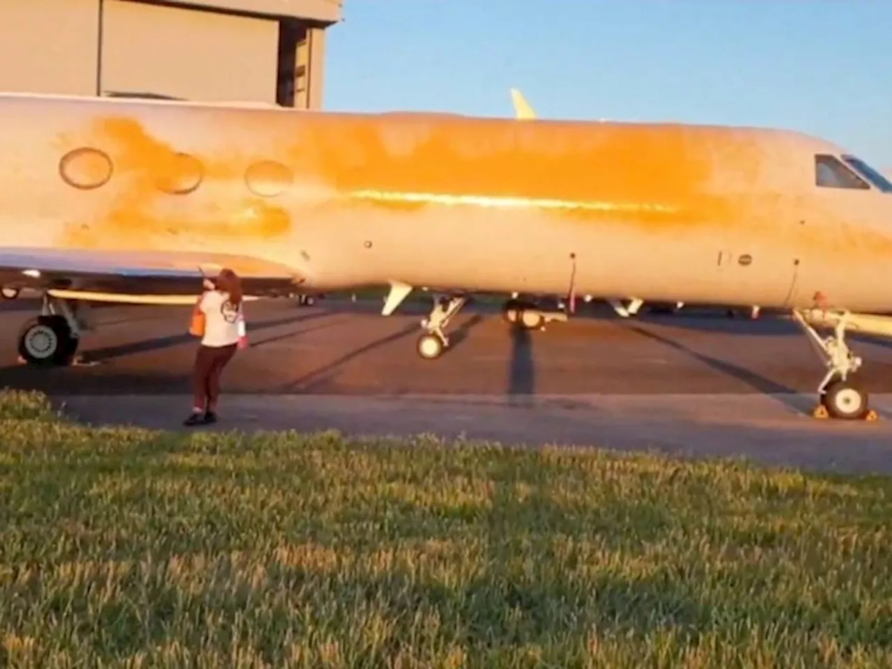 Just Stop Oil Protestors Spraypainted Taylor Swift’s Private Jet In Latest Stunt [Video]