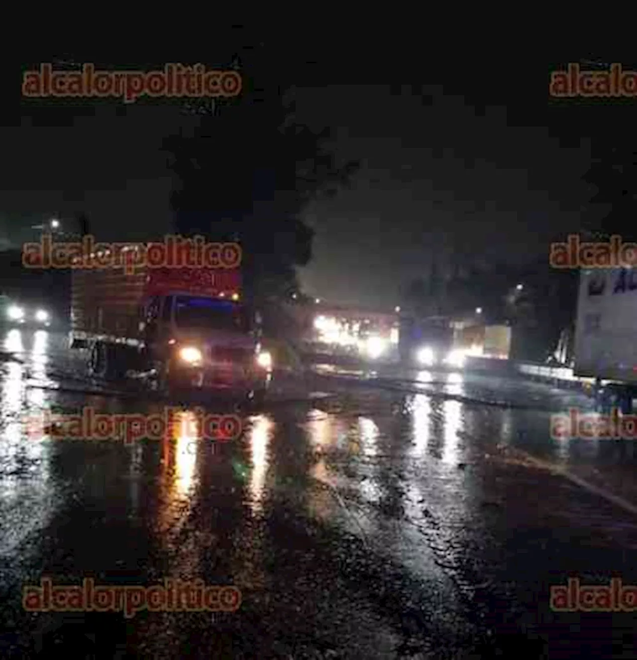 Intensa lluvia provocó anegamientos en la autopista Puebla-Veracruz