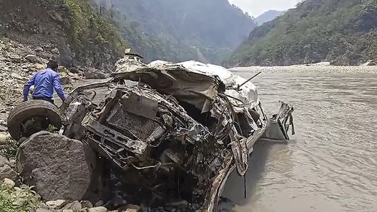 Rudraprayag Accident: क्रैश बैरियर होता तो बच सकती थीं 15 जानें, 12 घंटे ड्राइविंग सहित ये गलतियां पड़ी भारी