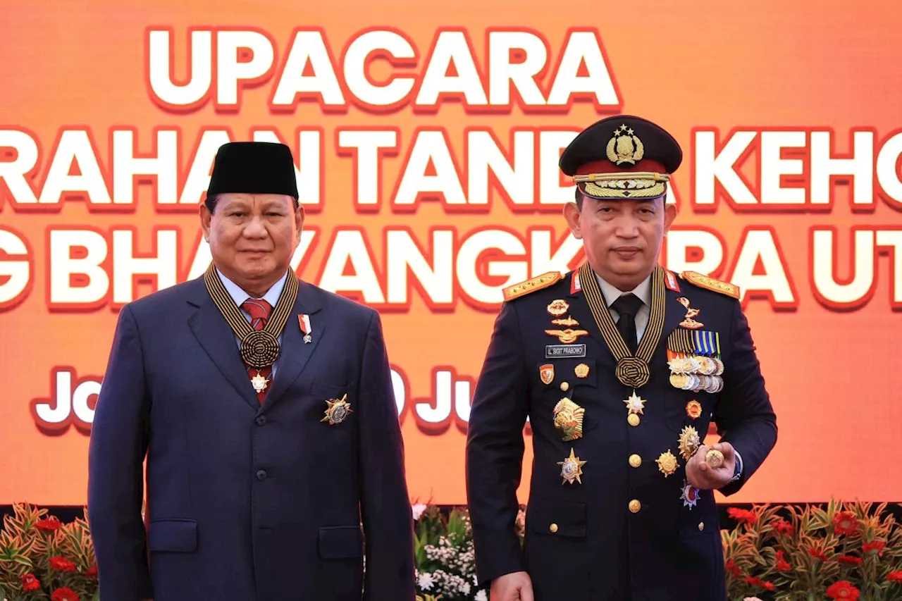 Polri anugerakan Bintang Bhayangkara Utama ke Menhan Prabowo Subianto