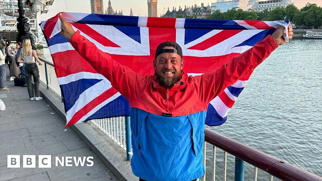 Warrior Walker Paul Harris finishes second lap of Britain's coast