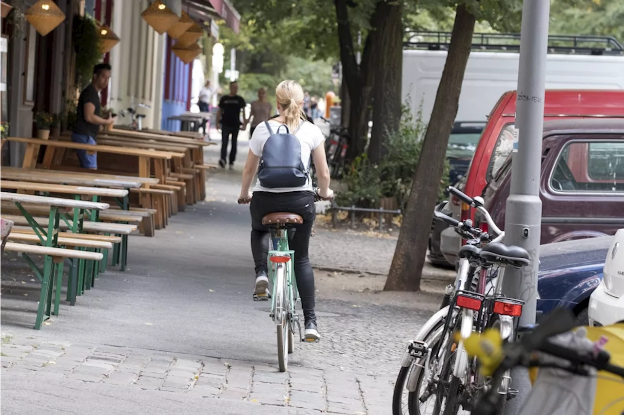 Attacken in Prenzlauer Berg: Wer sind diese Männer, die Frauen vom Rad schubsen?