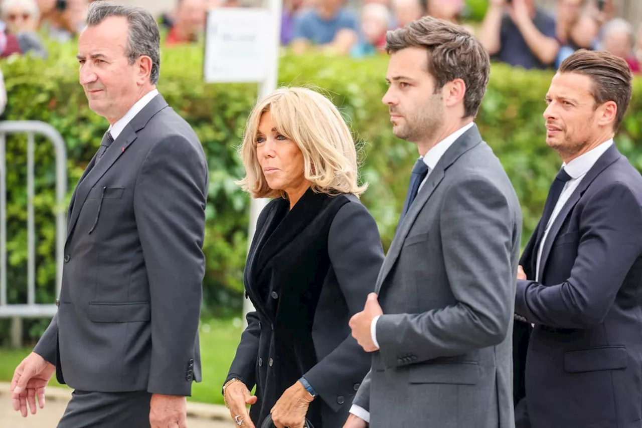 Obsèques de Françoise Hardy : lunettes fumées et talons vertigineux, Brigitte Macron fait une arrivée remarquée