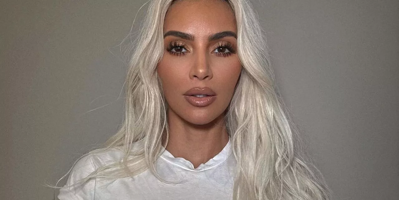 Questi sandali infradito di Kim Kardashian si indossano ovunque