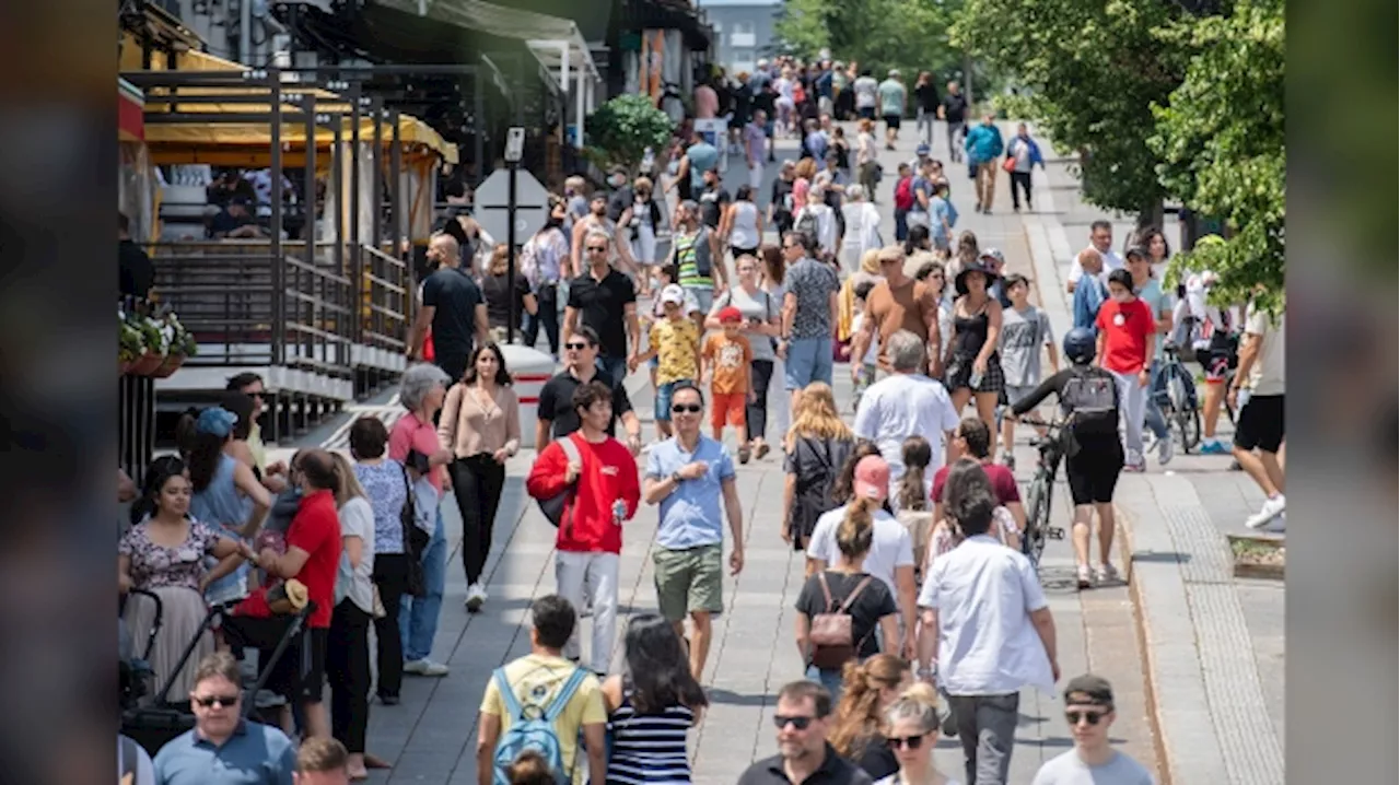 Canada's population grew to top 41 million in the first quarter: StatCan