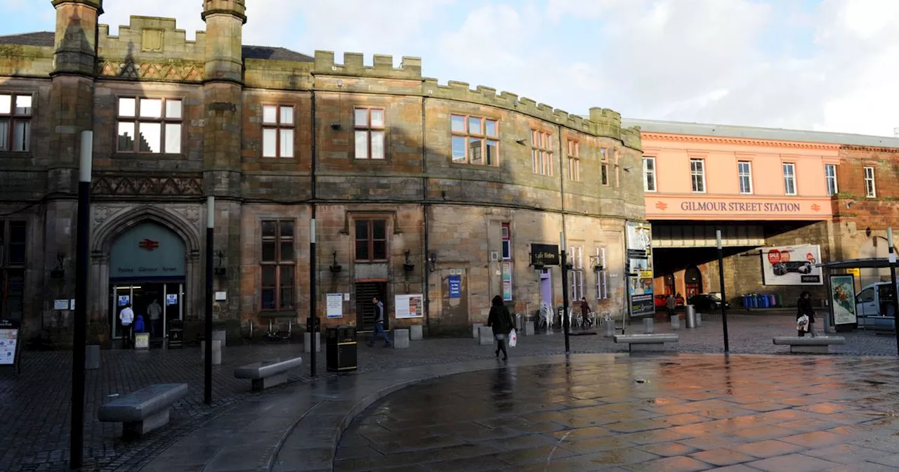 Paisley cops appeal after man left with 'serious facial injury'