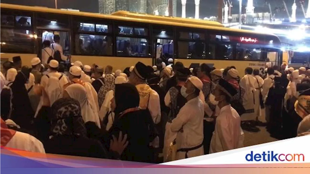 Bus Salawat Berhenti Sementara, Jemaah Haji Diimbau Salat Jumat di Hotel