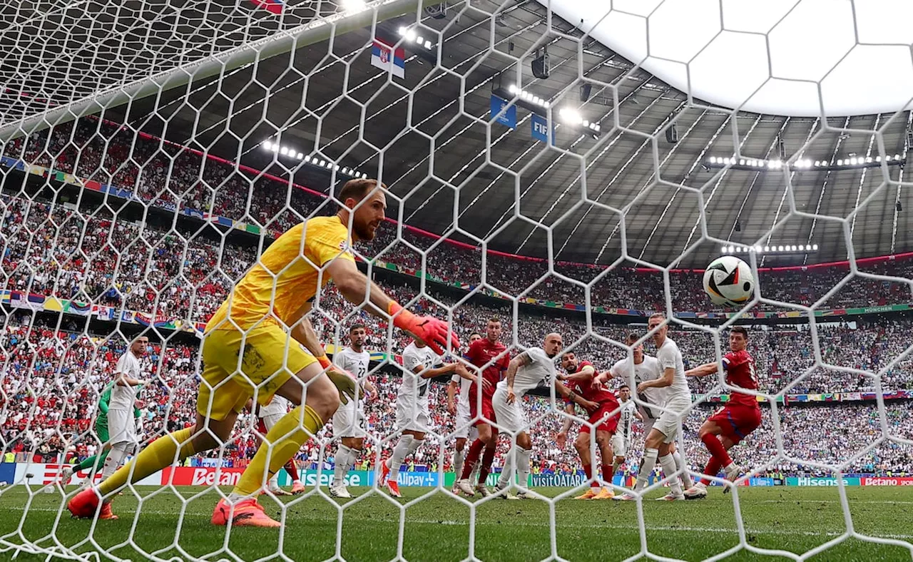 Jovic rescata a Serbia en el último minuto ante Eslovenia