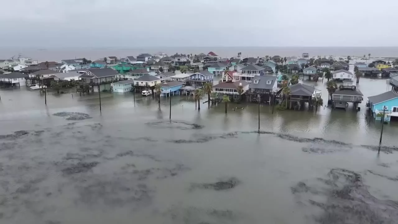 Tropical Storm Alberto brings storm surge, flooding to Texas coast