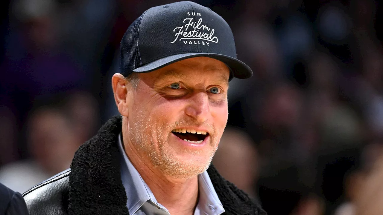 Woody Harrelson refuses to own a cell phone