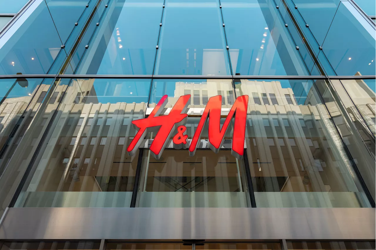 Statt Jacke: Bei kühlem Sommerwetter tragen jetzt alle dieses Trendteil von H&M