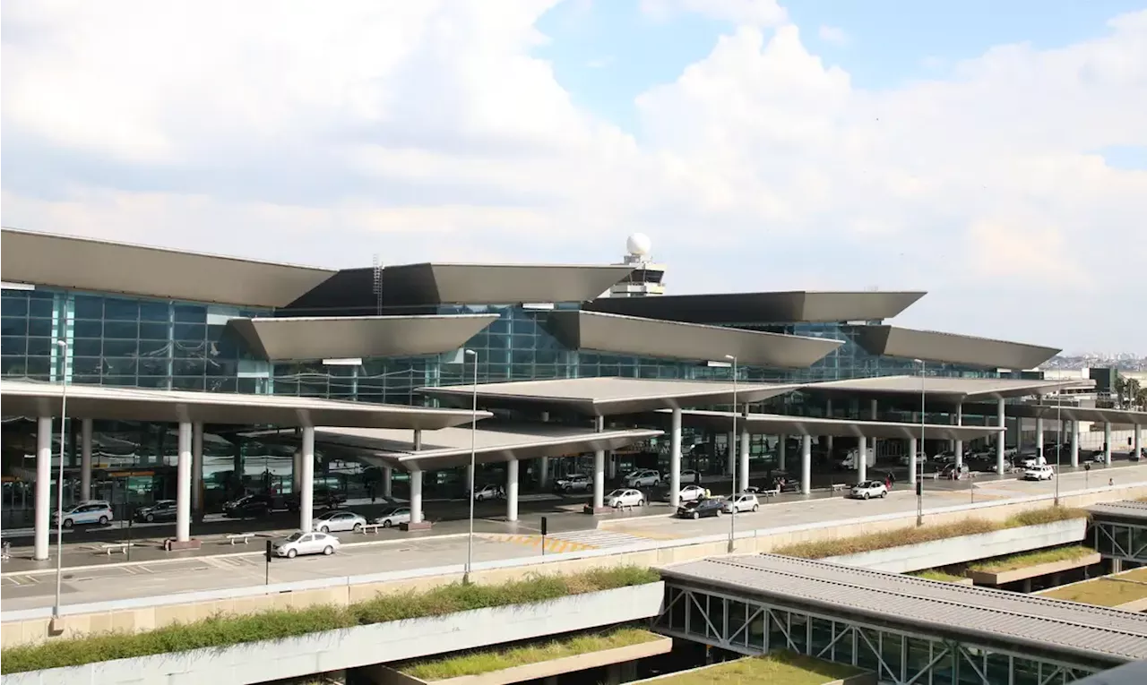 Taxistas e motoristas irregulares trocam agressões no Aeroporto de Guarulhos, na Grande SP