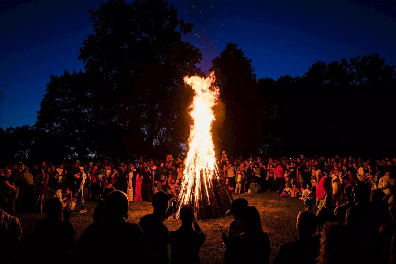 Les feux de la Saint-Jean, lumière quand les jours baissent