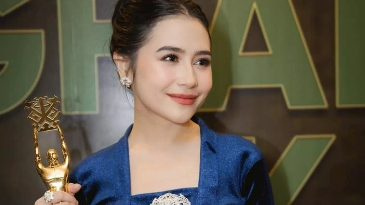 Prilly Latuconsina Menang Penghargaan IKJ Awards 2024 Kategori Aktris