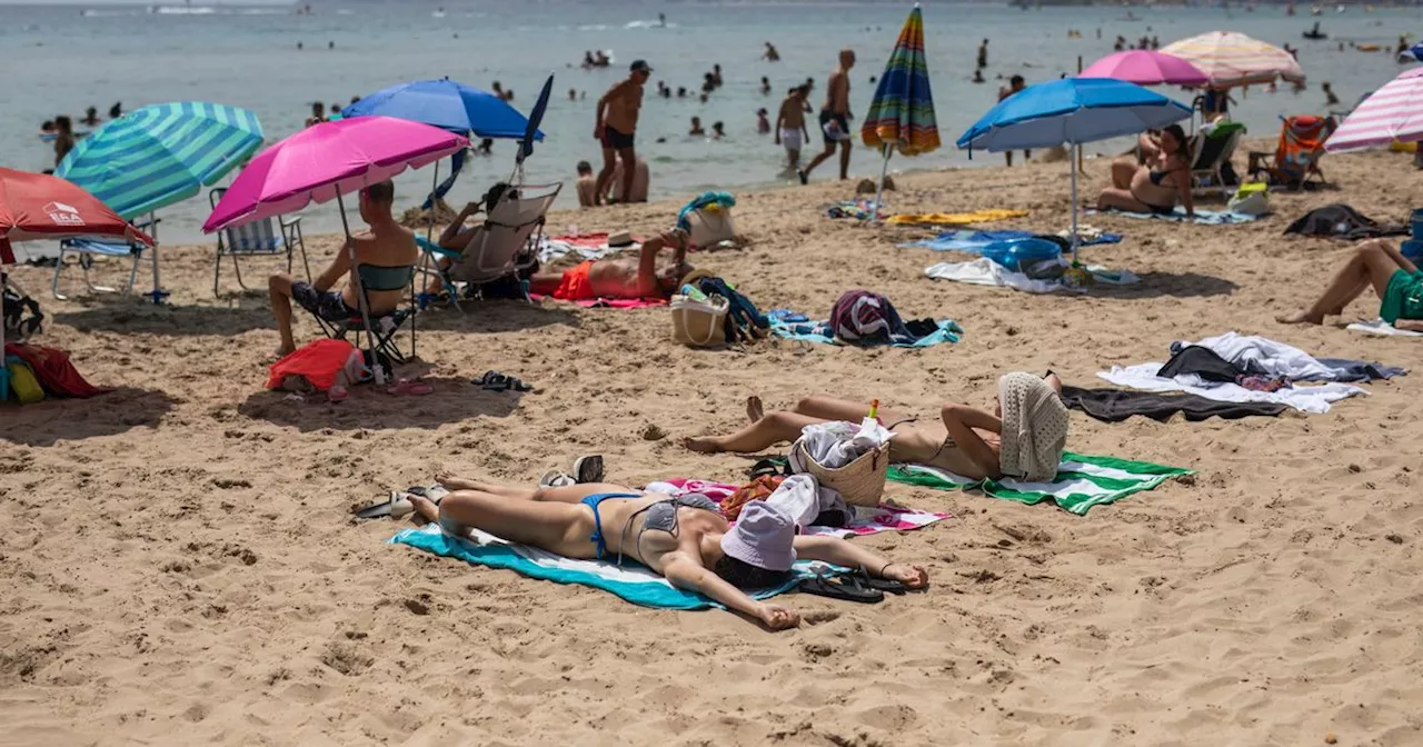 UK tourist warning issued as two Spanish hotspot airports 'on brink of collapse'