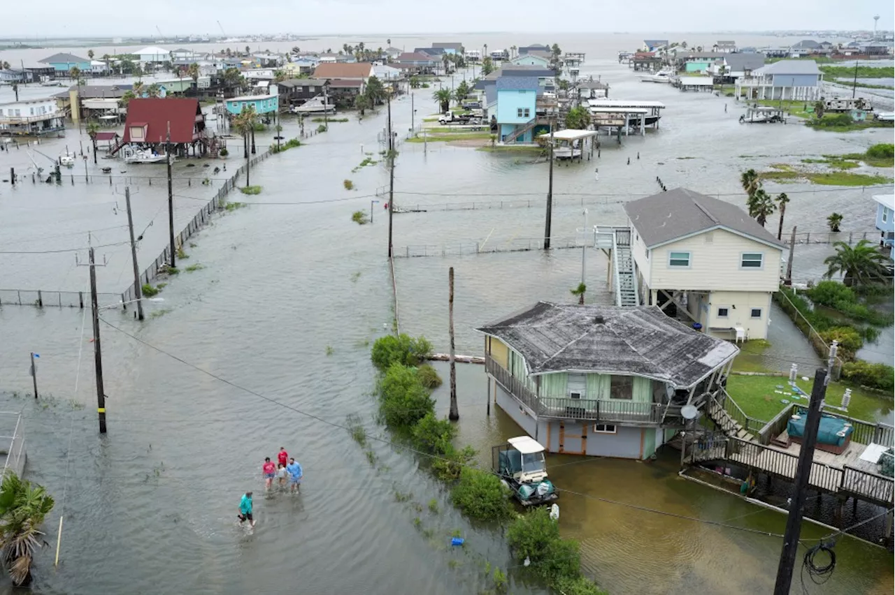 Photos: Tropical Storm Alberto brings storm surge to Texas