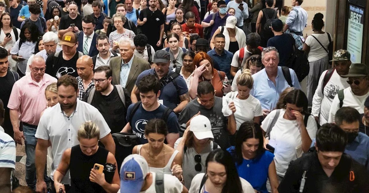 NJ Transit, Amtrak service suspended through New York due to power issues