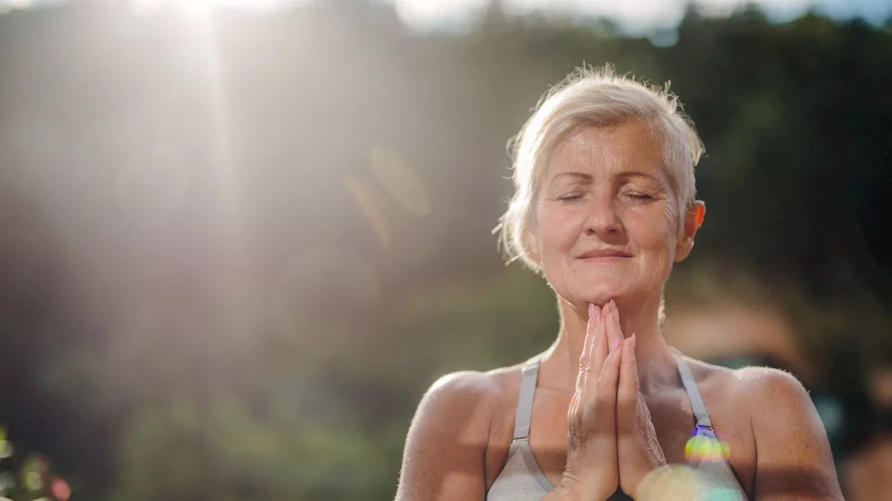 Yoga : une routine matinale simple pour se réveiller en douceur