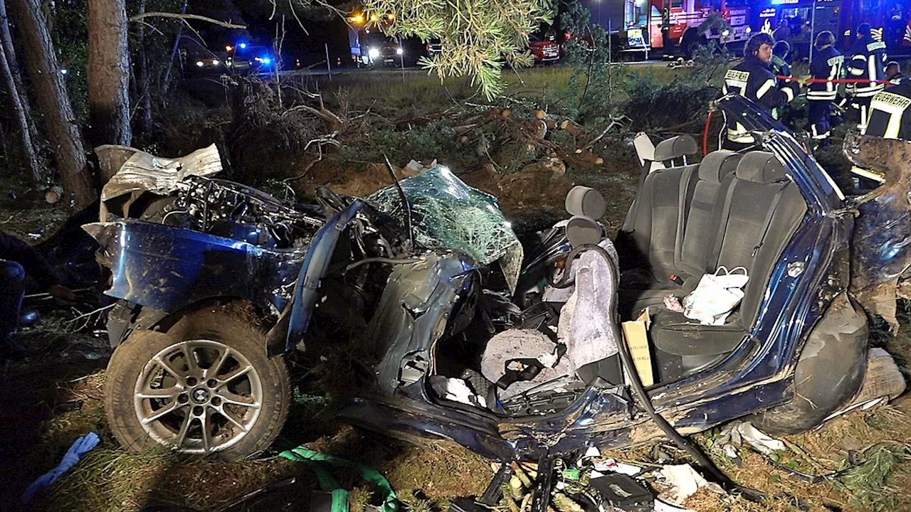 Berlin & Brandenburg: Drei Familienmitglieder sterben bei Autounfall auf Autobahn