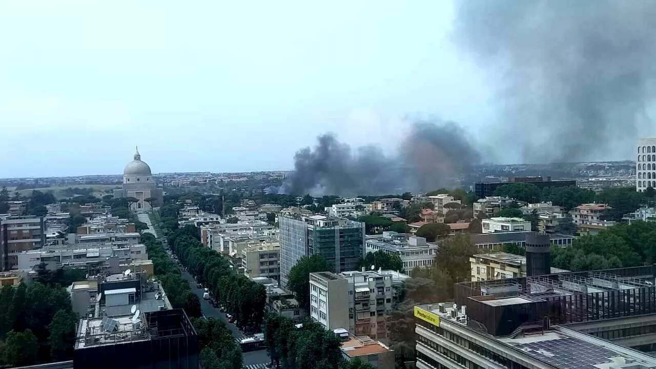 Incendio a Magliana, fumo nero visibile in diverse zone di Roma