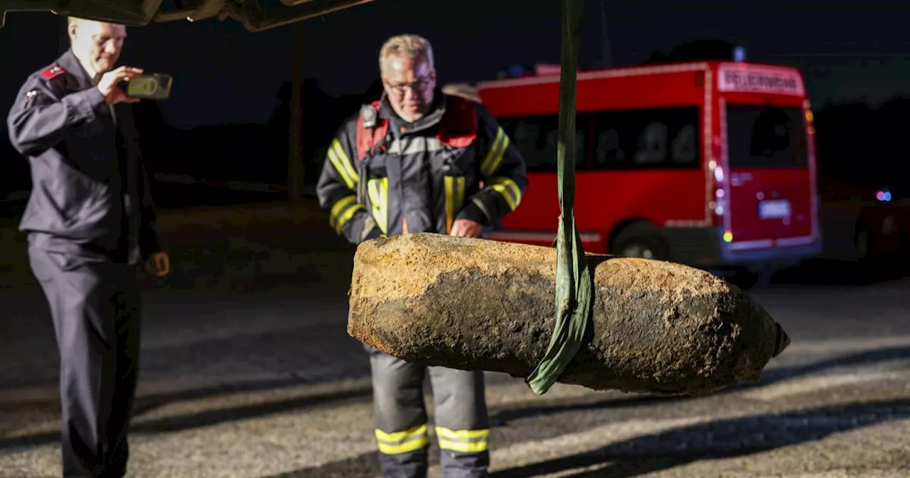 Köln: Bombenentschärfung auf dem Rhein bei Langel