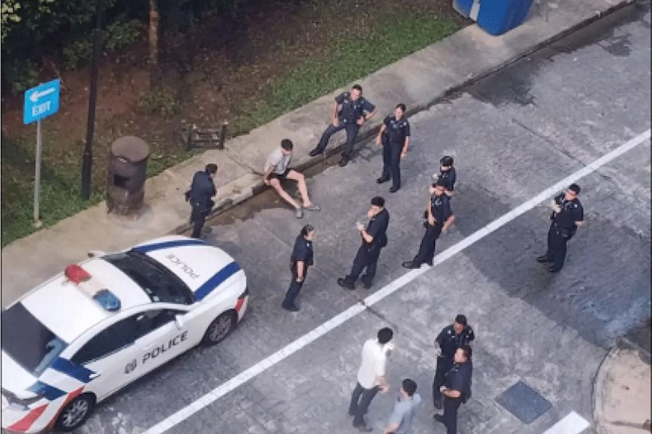 Four teens arrested after alleged slashing incident with chopper in Sembawang