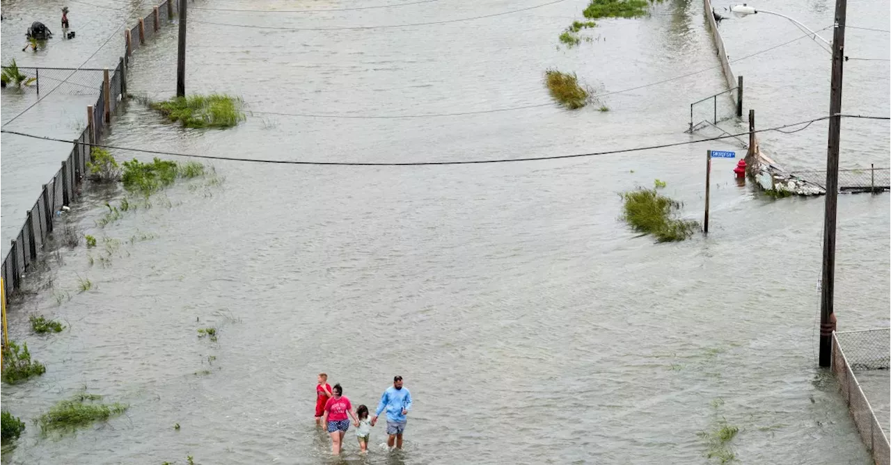 Texas and Mexico Hit by Tropical Storm Alberto as Three Deaths Are