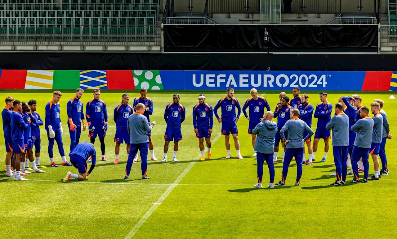 Oranje traint met volledige groep richting kraker tegen Frankrijk