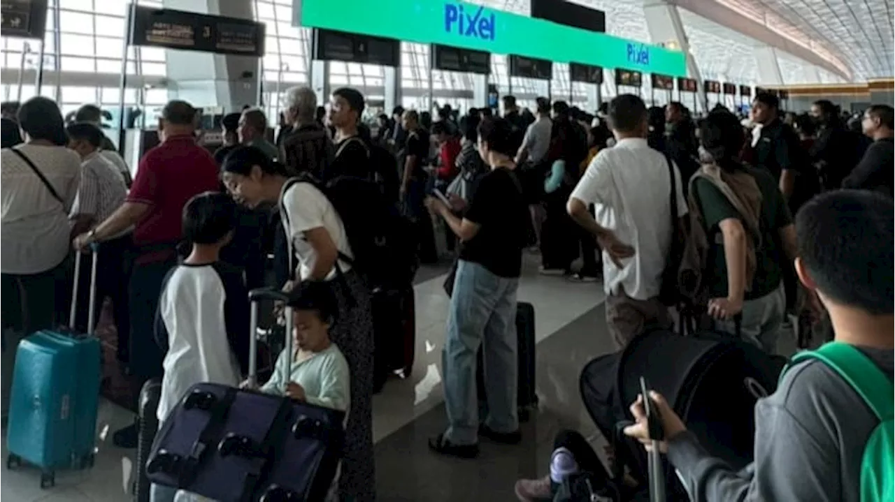 Viral Video Penumpukan Antrean Imigrasi Membludak di Bandara Soekarno Hatta, Tuai Keluhan Warganet