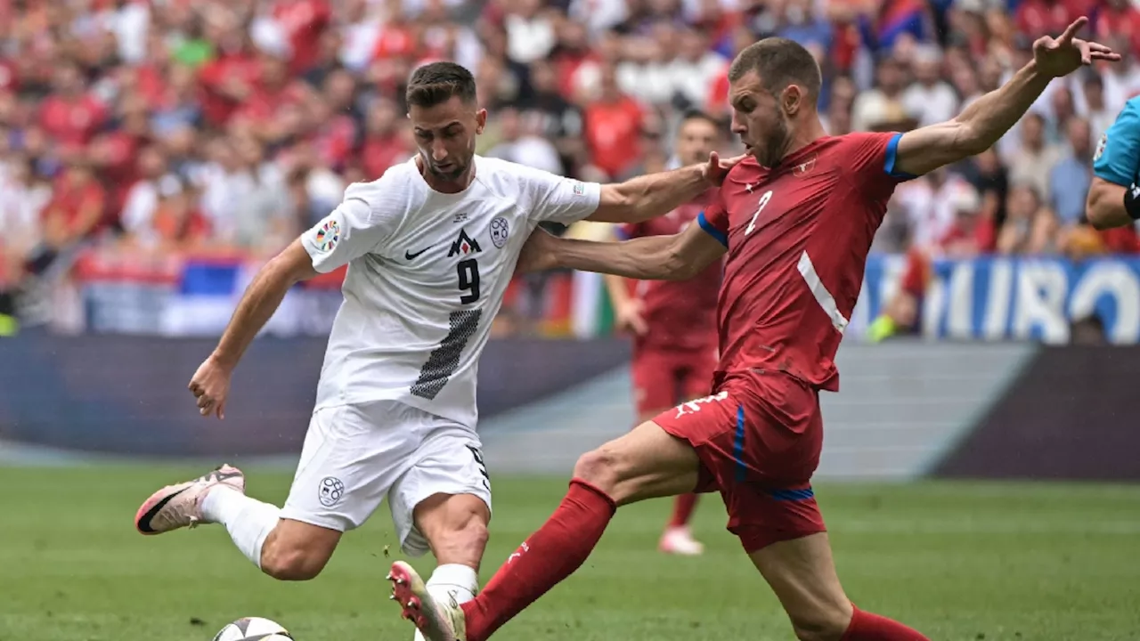 Luka Jovic bezorgt Servië diep, diep in blessuretijd cruciaal punt op het EK