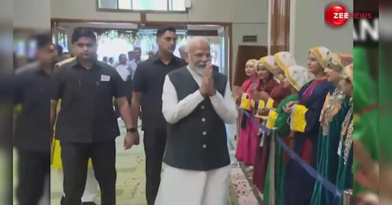 श्रीनगर में PM मोदी का महा दौरा, फूल बरसाकर हुआ स्वागत, सामने आया शानदार video