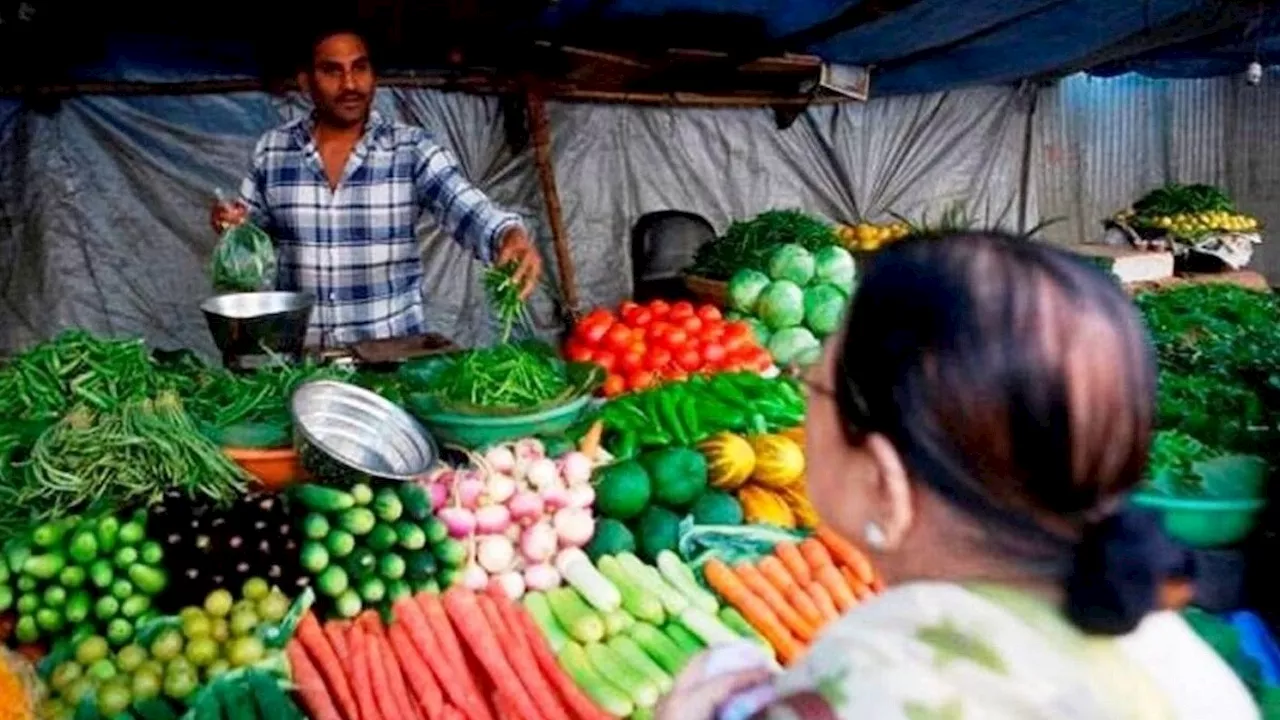 ₹50 टमाटर, नींबू 160 रुपये... अचानक क्‍यों दोगुने हुए सब्जियों के दाम? जानें कितने महंगे हुए आम, सेब और अनार