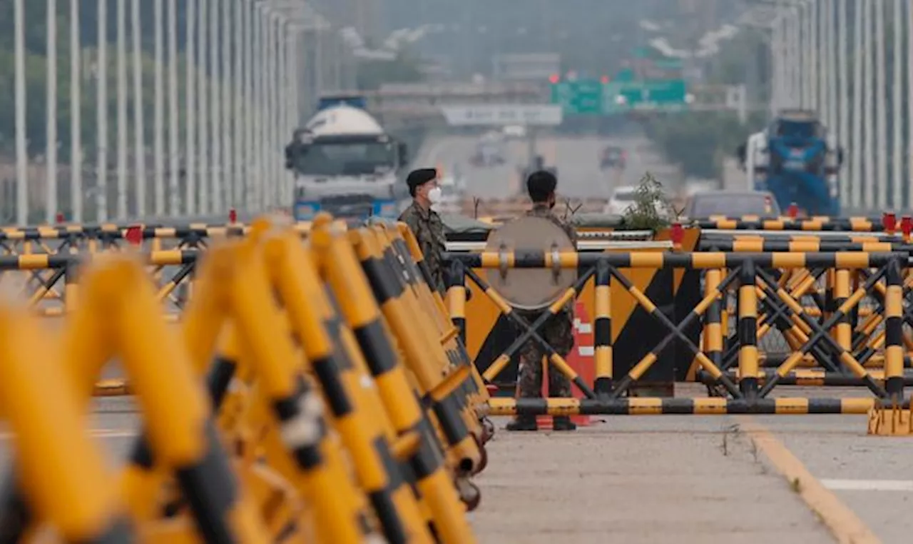 Uppgifter: Nordkorea bygger mur längs gränsen